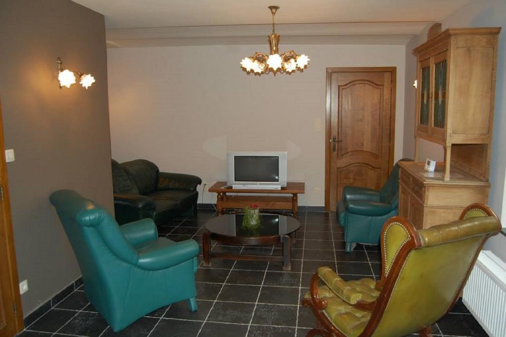 Ferme Du Charme Villa Moustier ภายนอก รูปภาพ