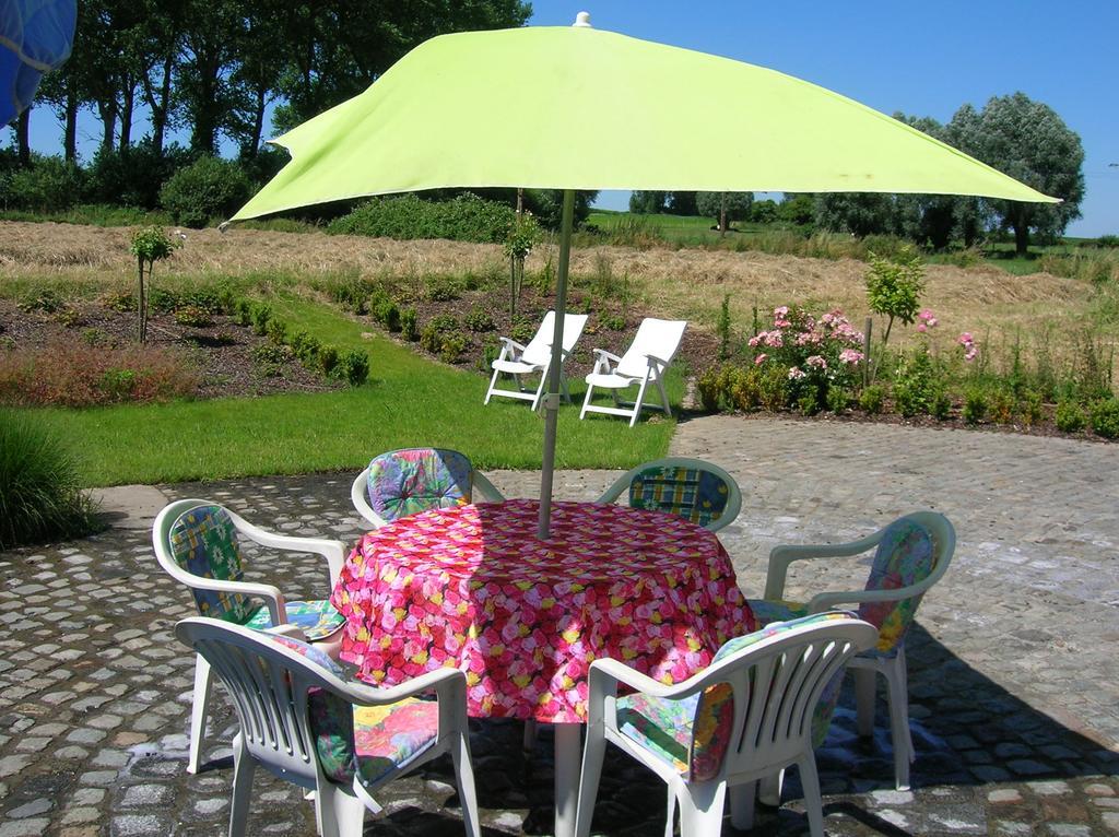 Ferme Du Charme Villa Moustier ภายนอก รูปภาพ